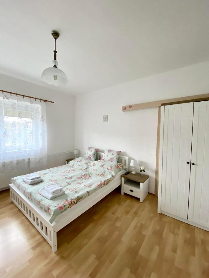 Апартаменты Apartman Marketa Bystrice  Экстерьер фото